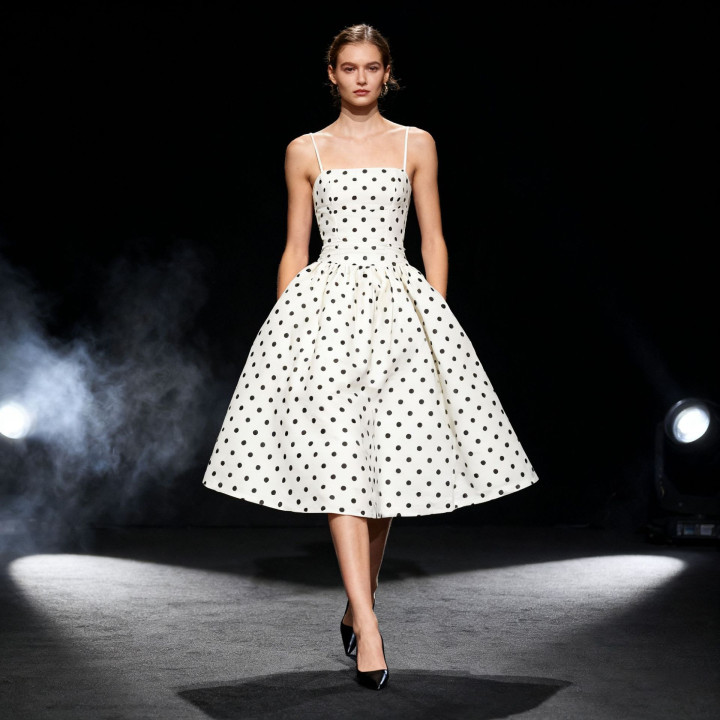 French-style Elegant Vintage Women's Polka-dot Printed Tube-top Waist-slimming Dress | Anvare